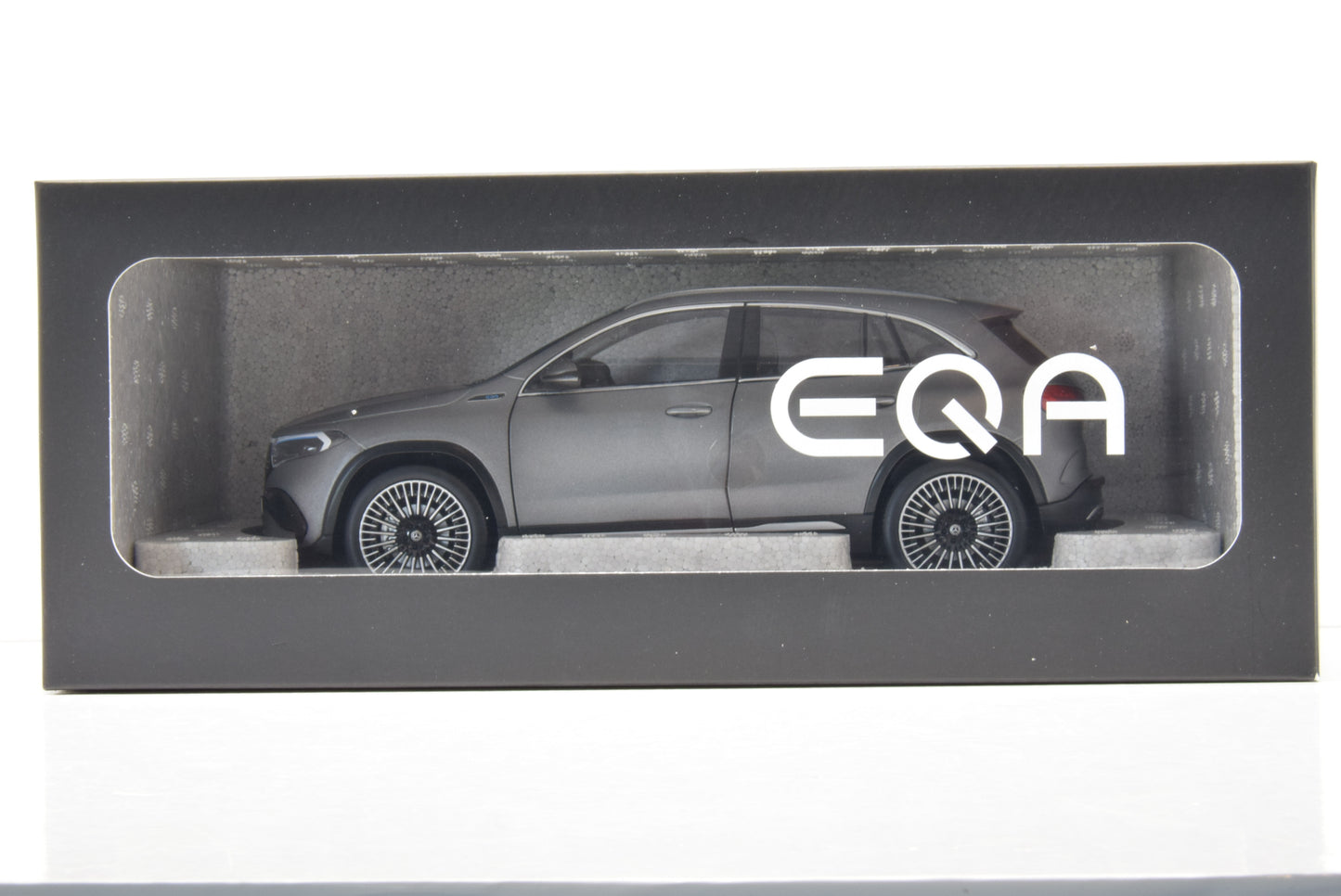 Mercedes Benz EQA - 1/18 NZG