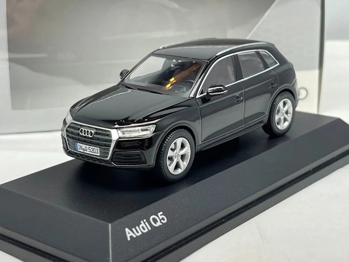 Audi Q5 2017 - 1:43 iScale