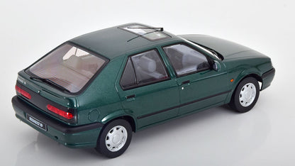 Renault 19 1994  -  1/18 Triple 9