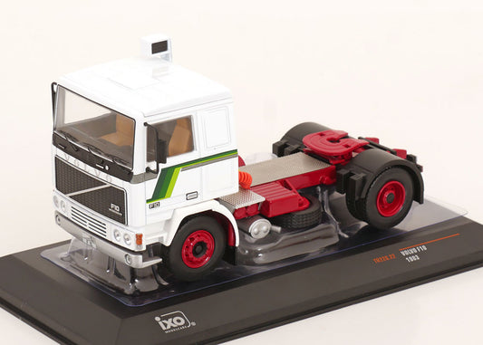 Volvo F10 towing 1983  -  1/43  Ixo