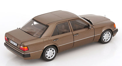 Mercedes 500 E W124 1990 -  1/18  Norev