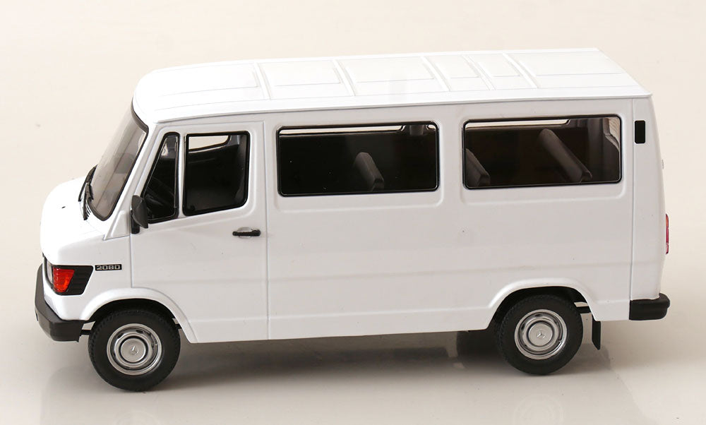Mercedes-Benz 208 D bus ( vitré )1988 -  1:18 KK Scale