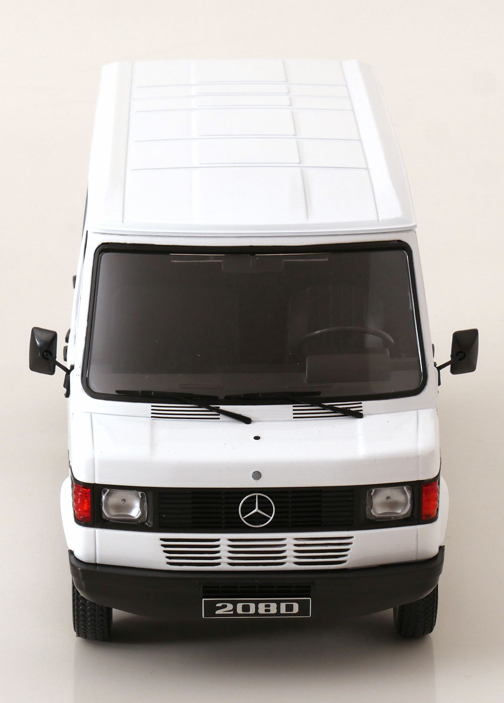 Mercedes-Benz 208 D bus ( vitré )1988 -  1:18 KK Scale