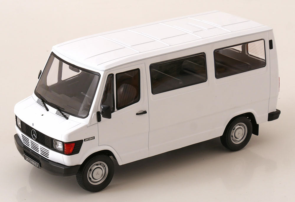 Mercedes-Benz 208 D bus ( vitré )1988 -  1:18 KK Scale