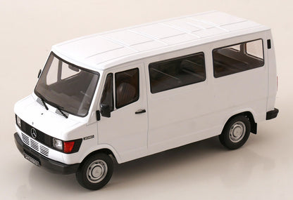 Mercedes-Benz 208 D bus ( vitré )1988 -  1:18 KK Scale