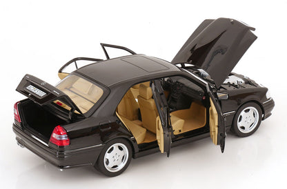 Mercedes C36 AMG W202 1993 - 1/18  Norev