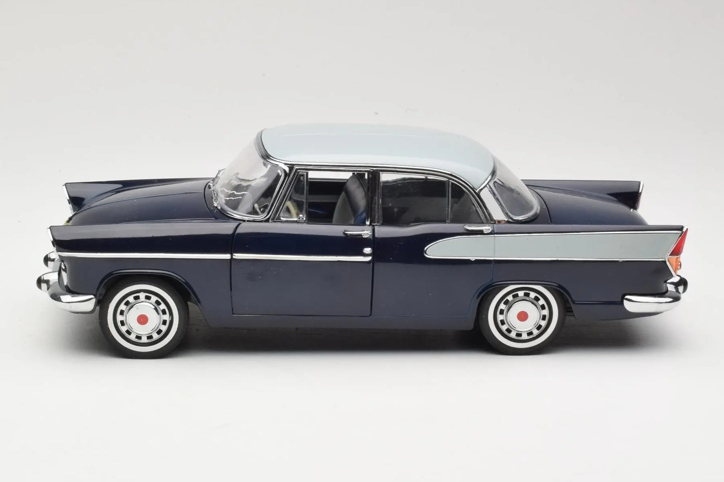Simca Beaulieu 1958  -   1/18 Norev