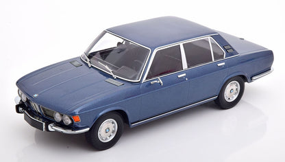 BMW 2500 E3 1968 - 1/18 Minichamps darkblue