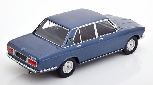 BMW 2500 E3 1968 - 1/18 Minichamps darkblue