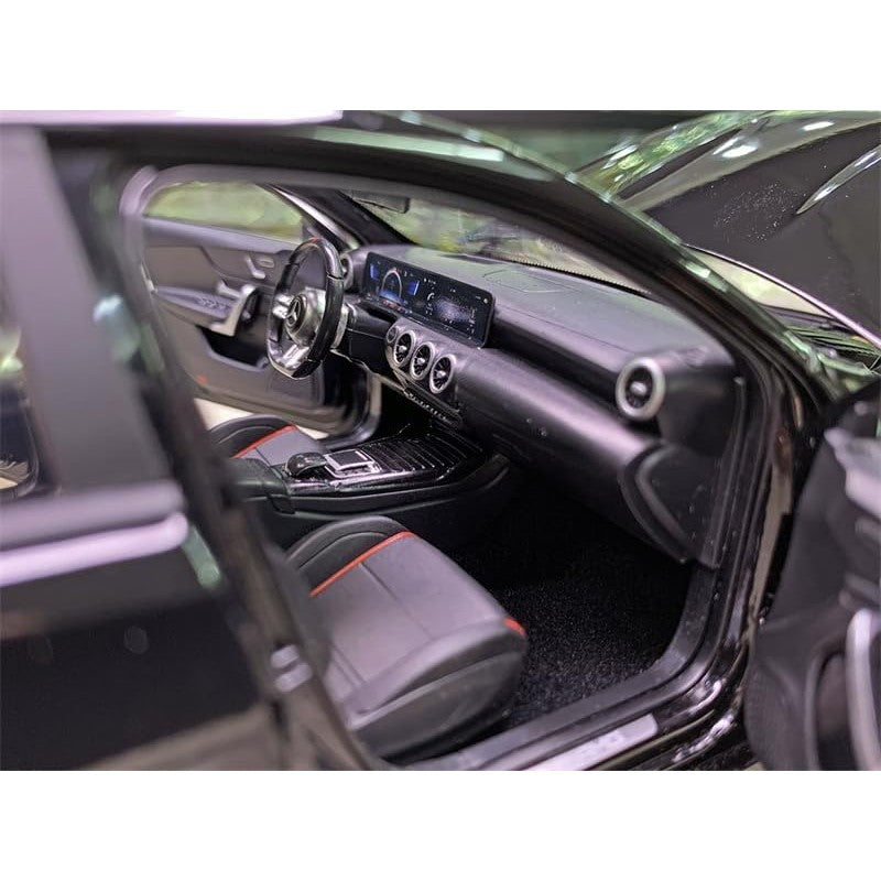 Mercedes-Benz AMG A 45 S 4Matic -  1:18 NZG
