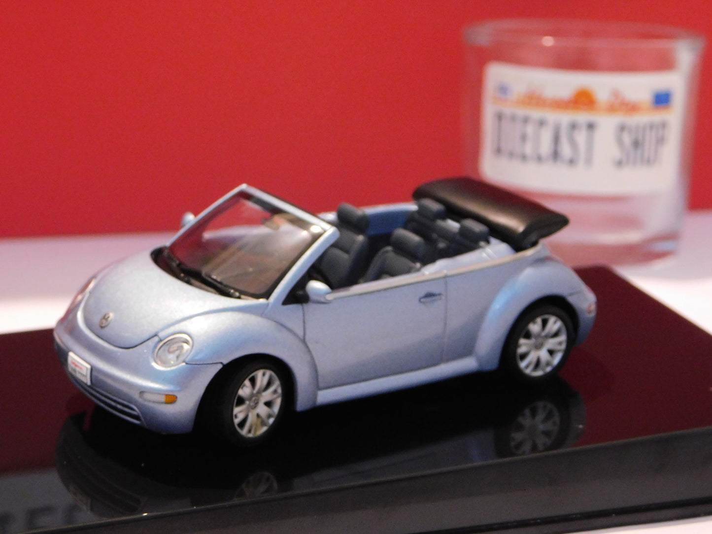 Volkswagen New Beetle - 1/43  AutoArt