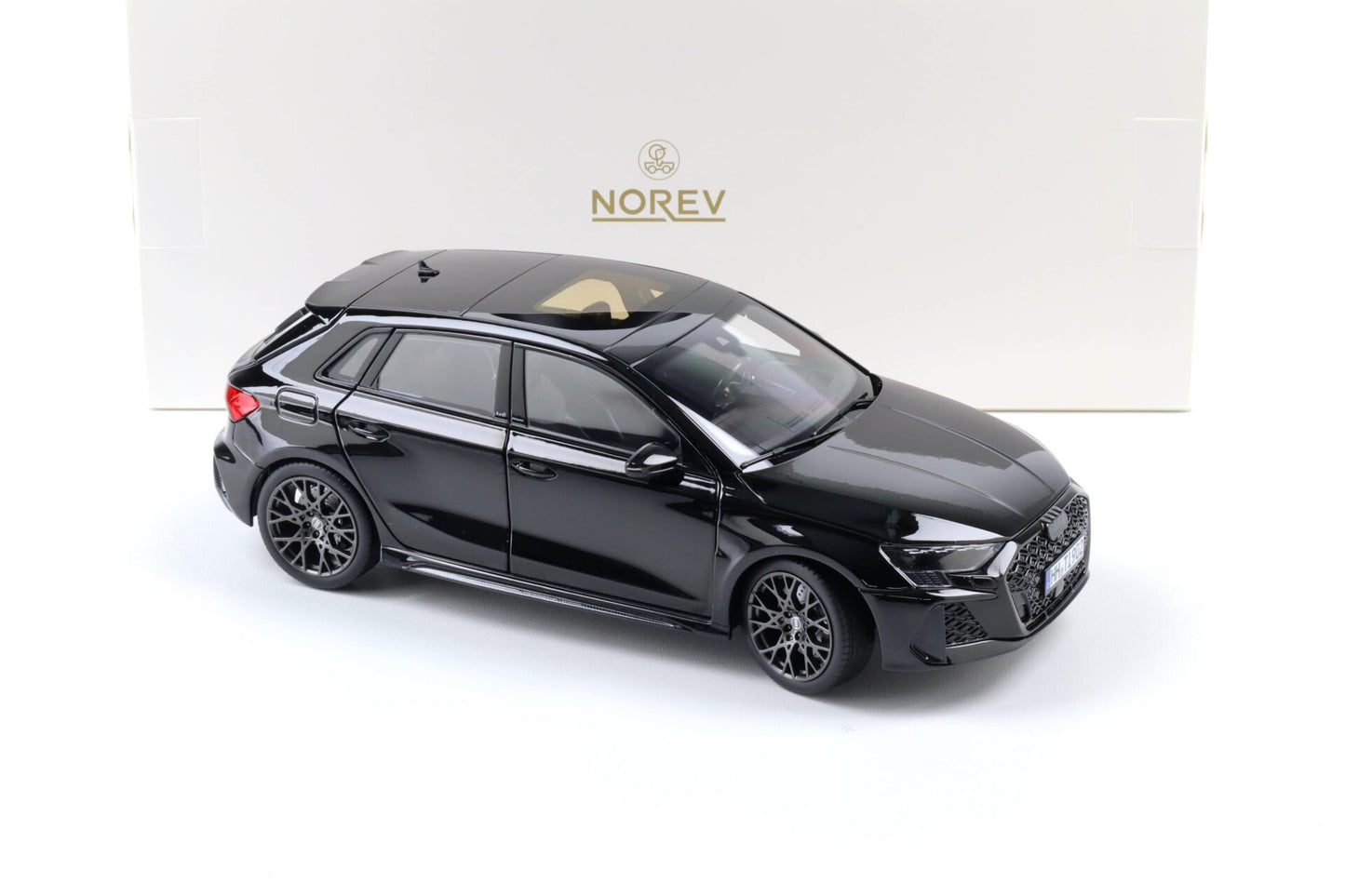 Audi RS3 - 1:18 Norev