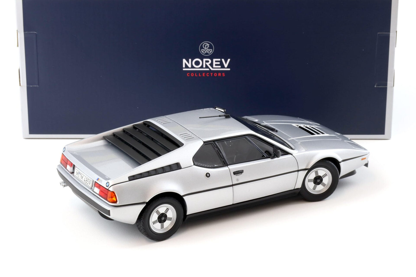 BMW M1 Coupe 1980  -  1:18  Norev