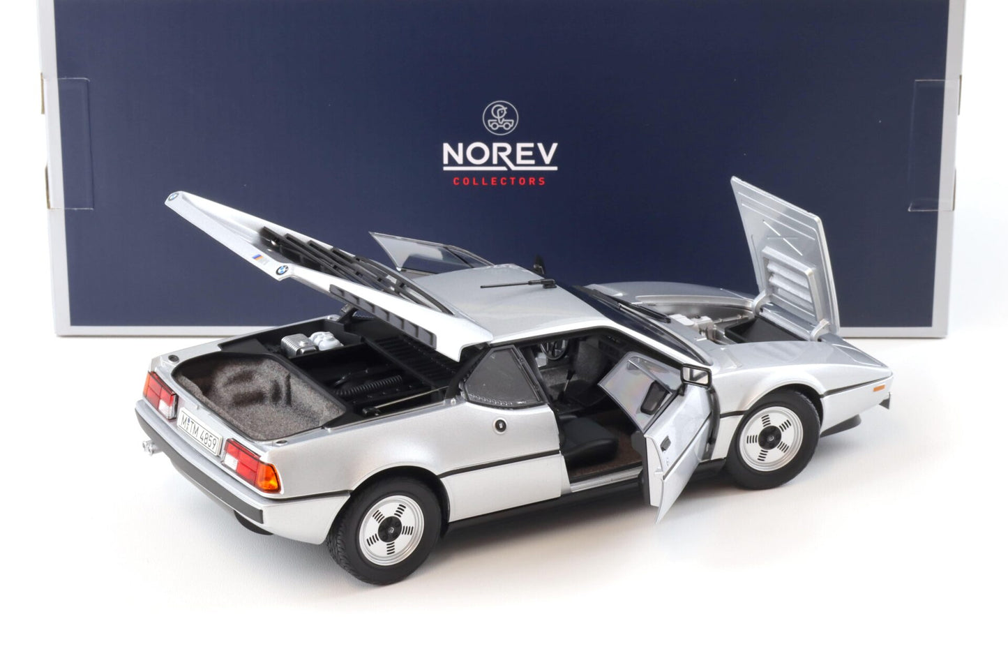 BMW M1 Coupe 1980  -  1:18  Norev