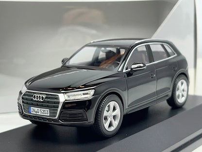 Audi Q5 2017  -  1:43 iScale