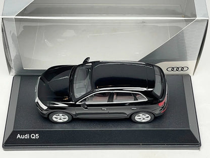 Audi Q5 2017  -  1:43 iScale