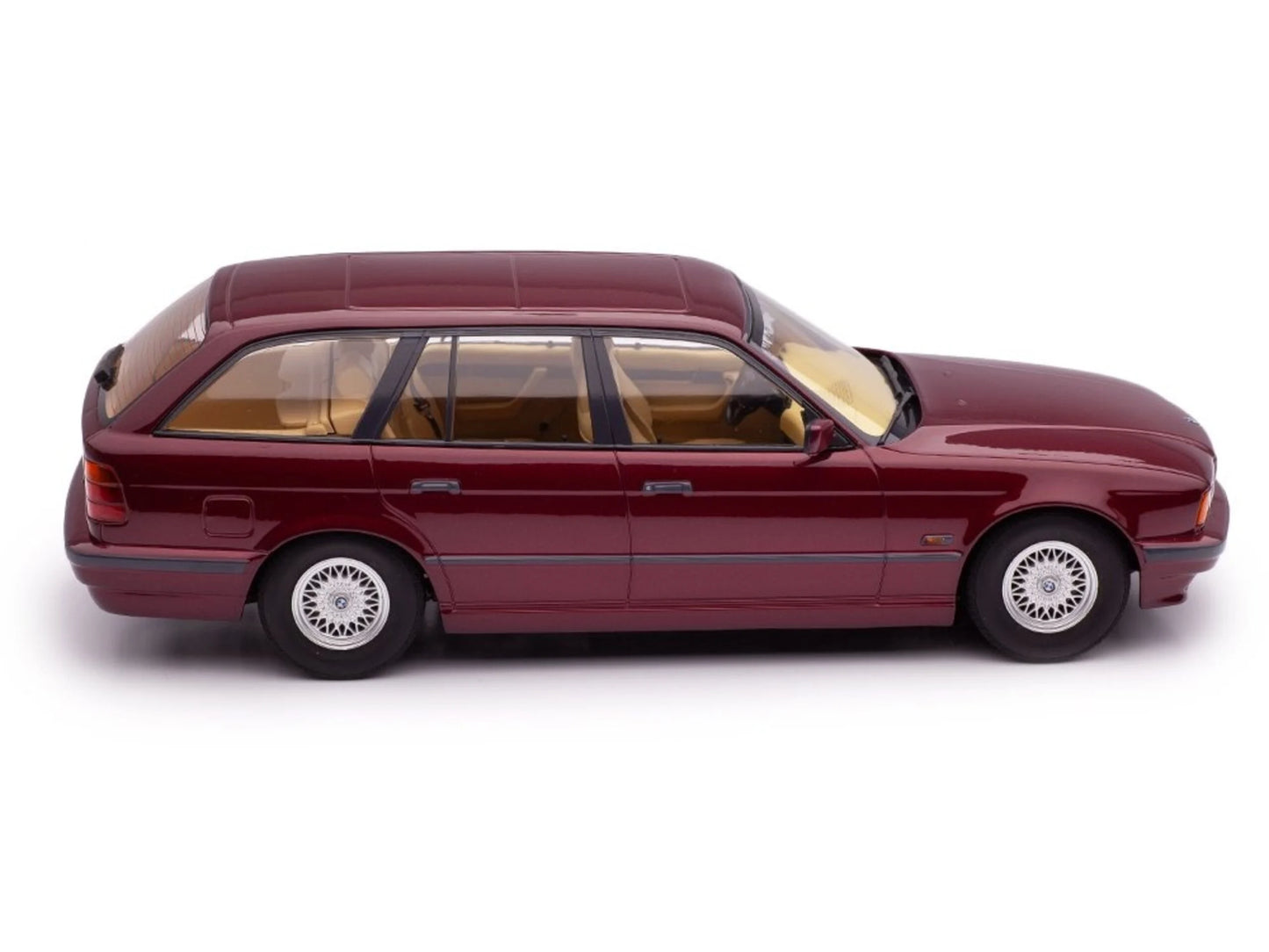 BMW 5series Series E34 Touring 1996 - 1/18 Triple 9
