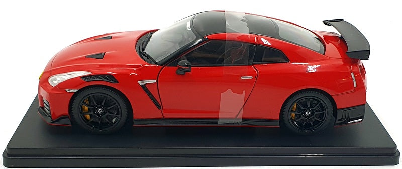 Nissan GT-R Nismo - 1:24 WhiteBox