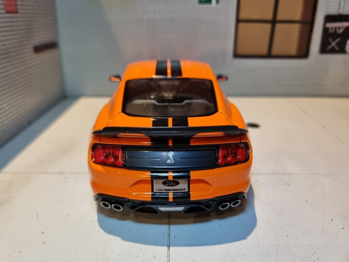 Ford Mustang Shelby - 1:24 Maisto