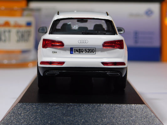 Audi Q5 2017  -   1:43 iScale