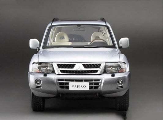 Mitsubishi Pajero - 1:18 Sun StaR