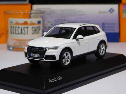 Audi Q5 2017  -   1:43 iScale