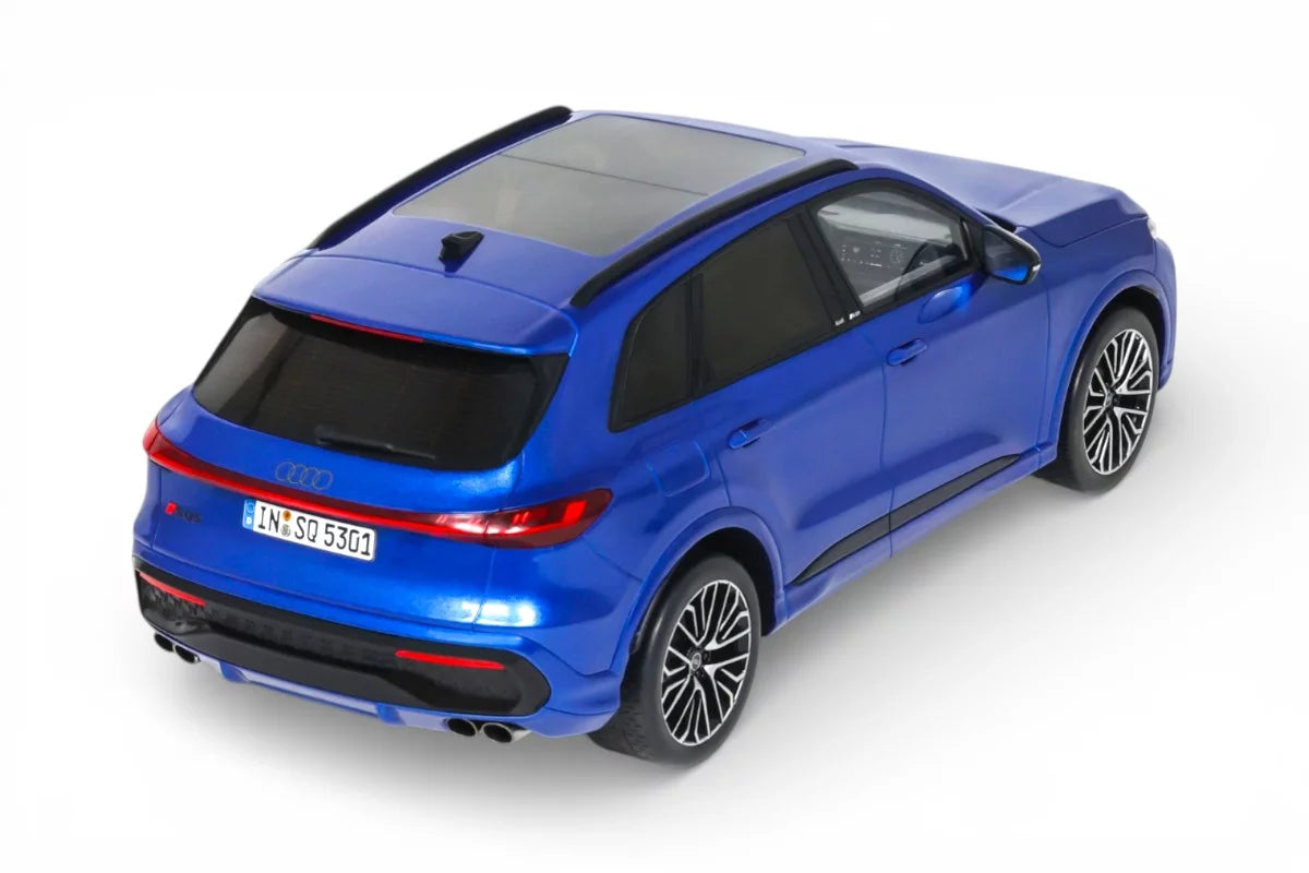 Audi SQ5 - 1:18 Otto