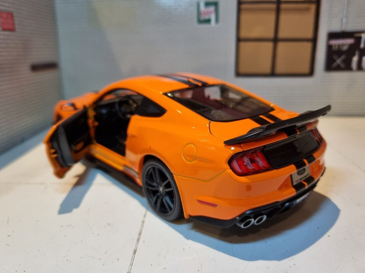 Ford Mustang Shelby - 1:24 Maisto
