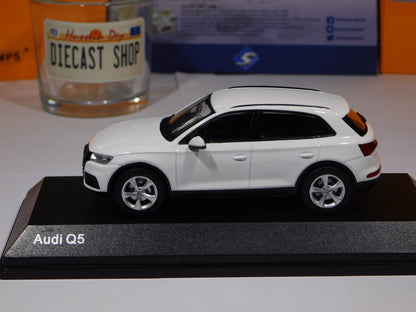 Audi Q5 2017  -   1:43 iScale