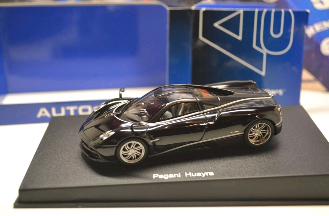 Pagani HUAYRA - 1:43 Autoart