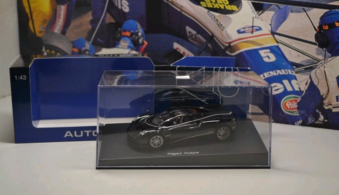 Pagani HUAYRA - 1:43 Autoart