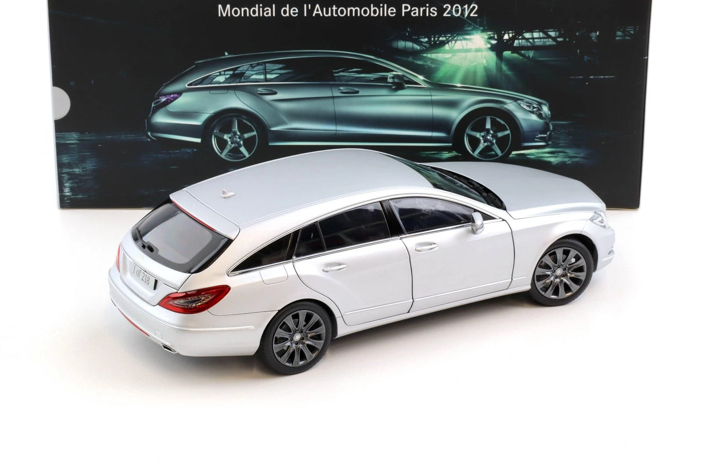 Mercedes CLS Shooting Brake X218 Paris Motorshow 2012 silver DEALER VERION - 1:18 Norev