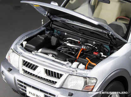 Mitsubishi Pajero - 1:18 Sun StaR