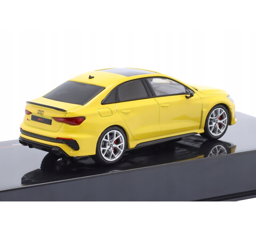 Audi RS3 Limousine - 1:43 Ixo