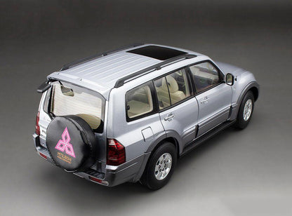 Mitsubishi Pajero - 1:18 Sun StaR