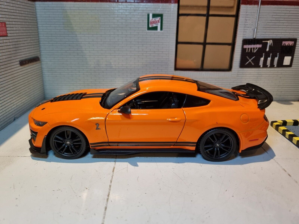 Ford Mustang Shelby - 1:24 Maisto